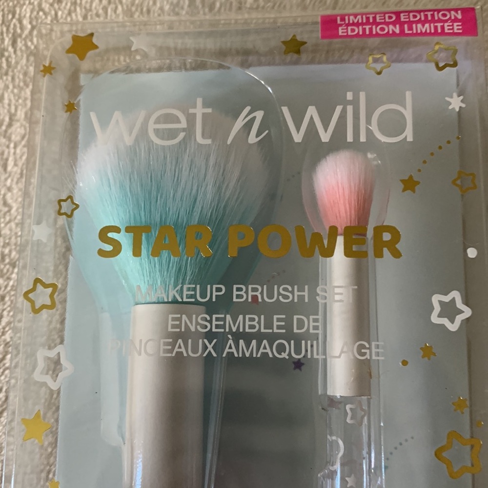 Wet n Wild x Little Twin Stars ⭐️ 💖💙 Limited Edition Brush Set - Picture 4 of 7